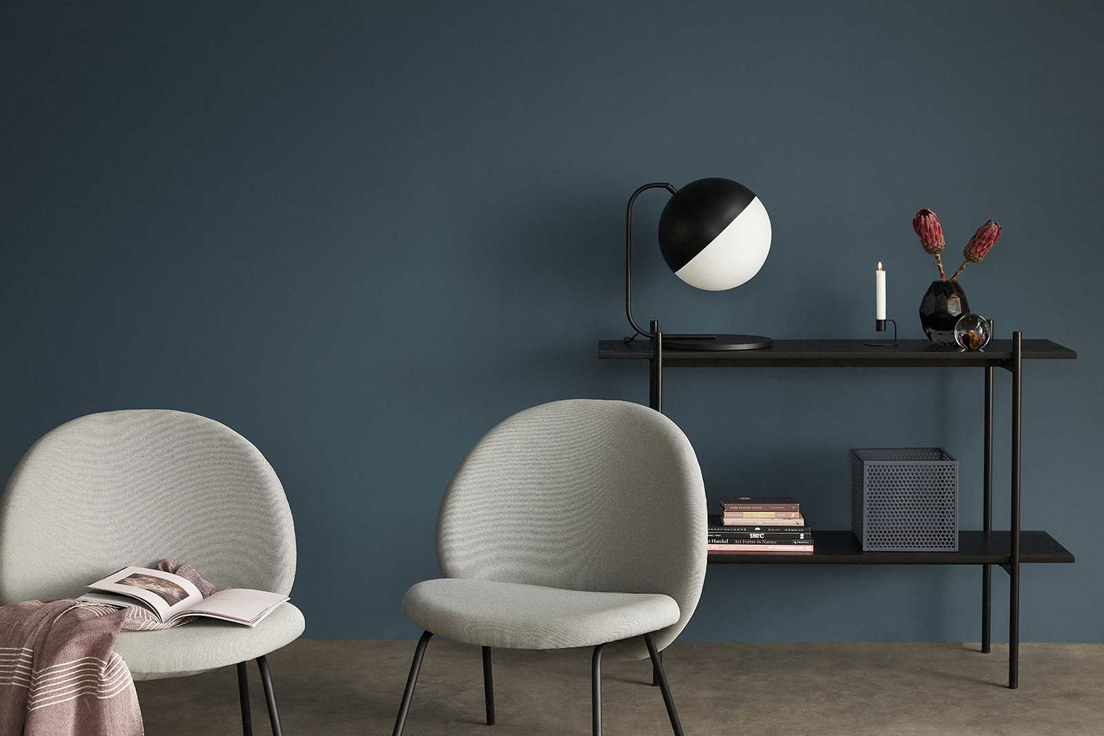 Copy of Black Metal Globe Table Lamp 